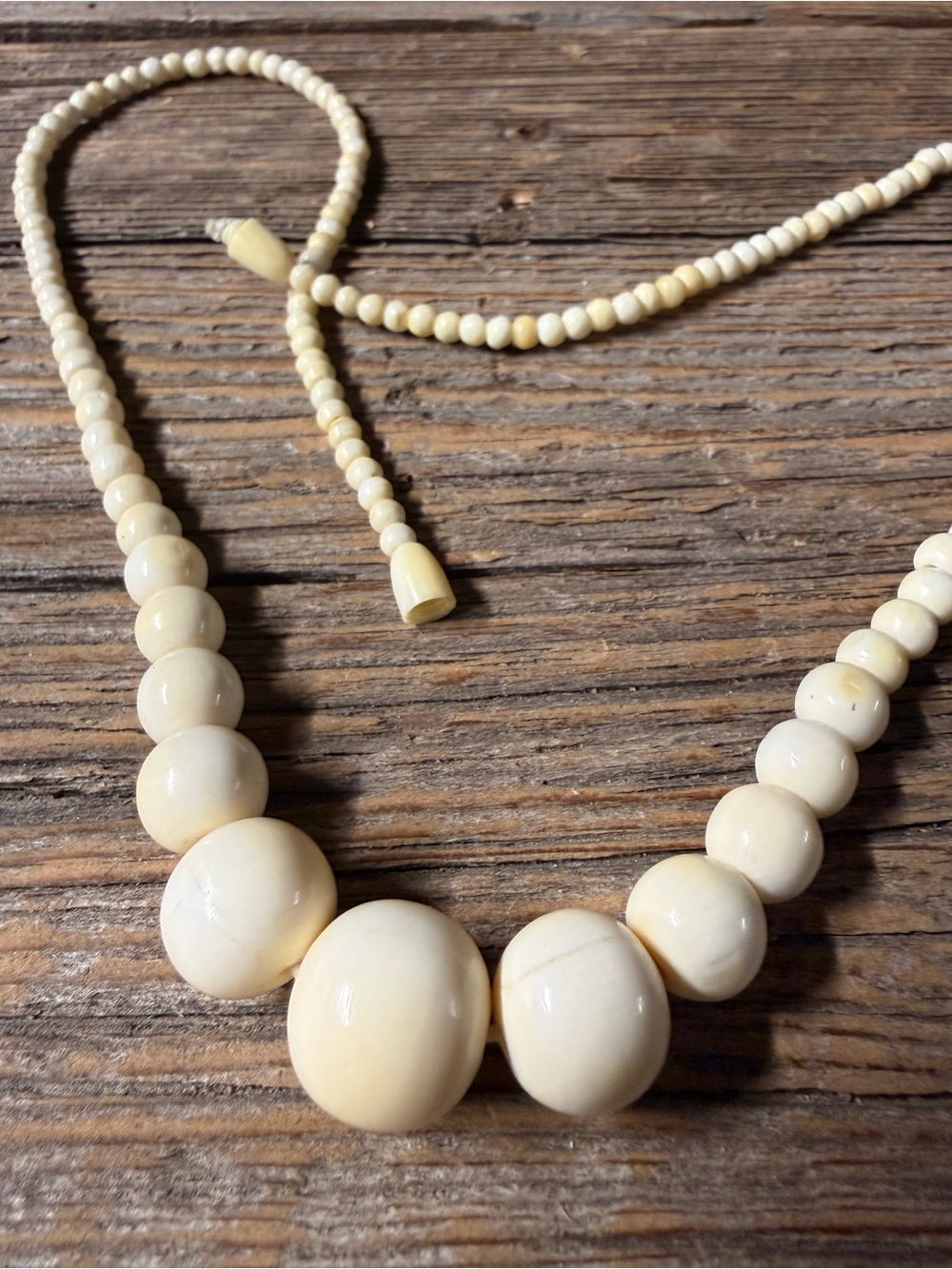 Vintage 1950s Ivory Beaded Necklace - Women Jewelry - Picture 2 of 4
